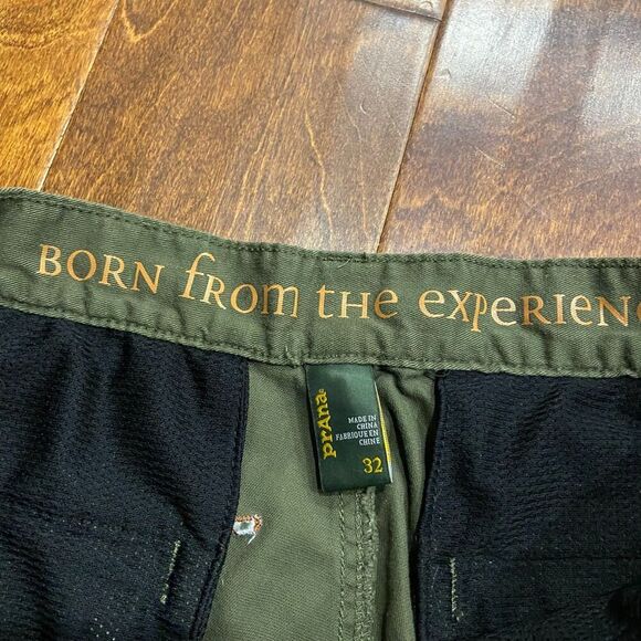 PrAna Chino AOP Embroidered Carabiner Olive Green Cotton Shorts Men's Size 32 - Picture 5 of 7